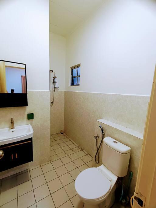 Tenang Retreat Holiday Home 3Bedroom 3Bath 2Parking Kajang Exterior photo